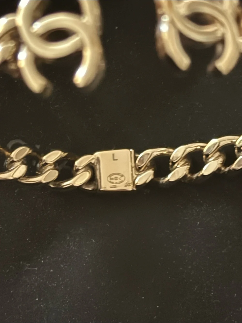 Metal CC Chain Link Choker Necklace in Gold